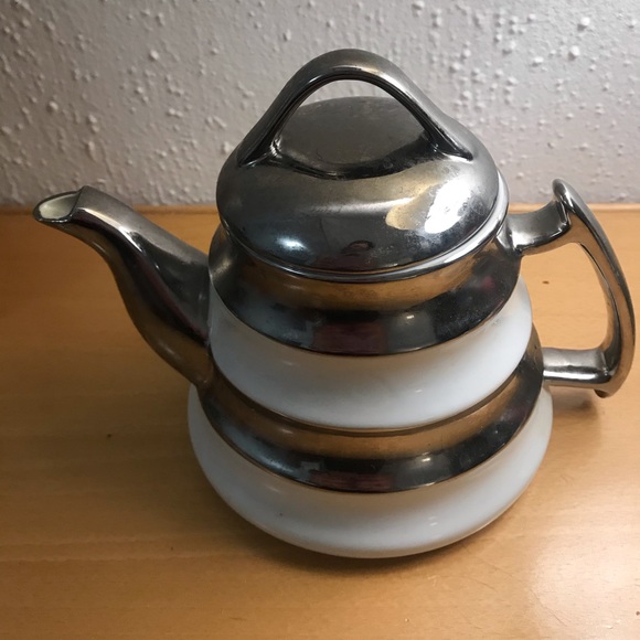 Teapot - Picture 1 of 3